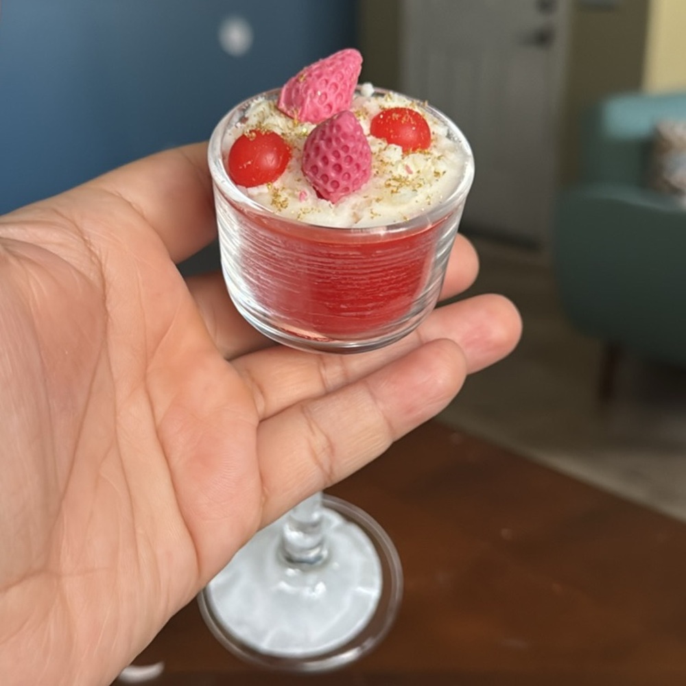 Elegant Red and Pink candle